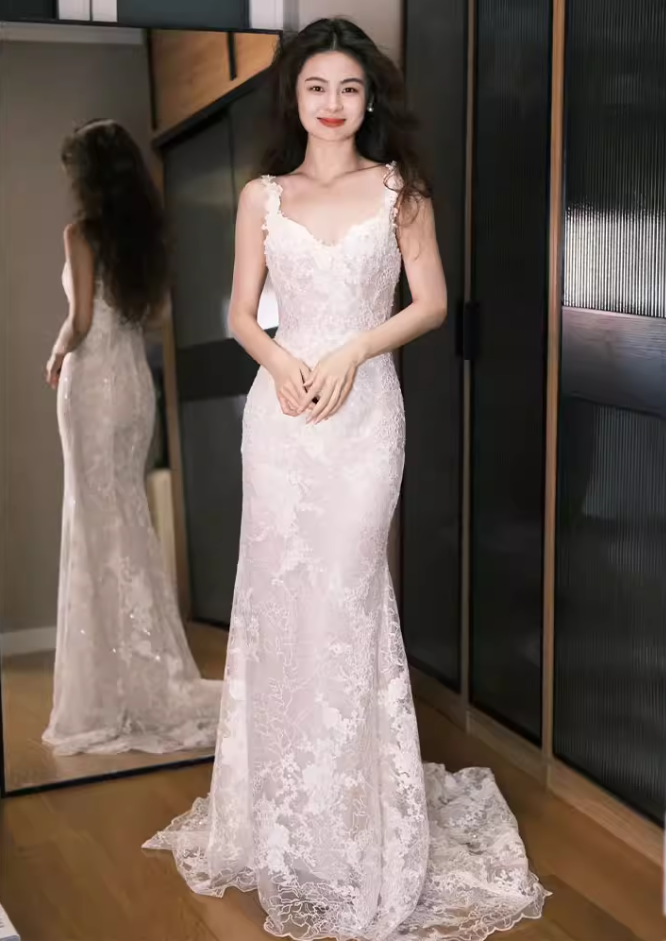 Trendy Spaghetti Straps Mermaid Wedding Dress Lace Sequins Bridal Dress AP6945