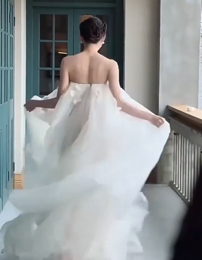 Voluminous Strapless Bow Appliques Wedding Dress A-Line Tulle Bridal Dress AP6948