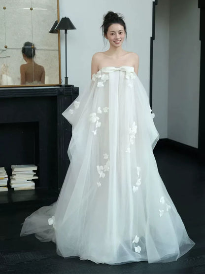 Voluminous Strapless Bow Appliques Wedding Dress A-Line Tulle Bridal Dress AP6948