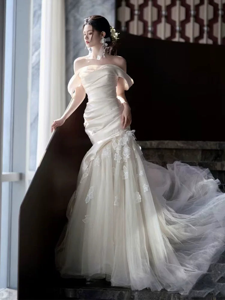 Retro Appliques Tulle Mermaid Wedding Dress Off-Shoulder Satin Bodice Bridal Dress AP6958