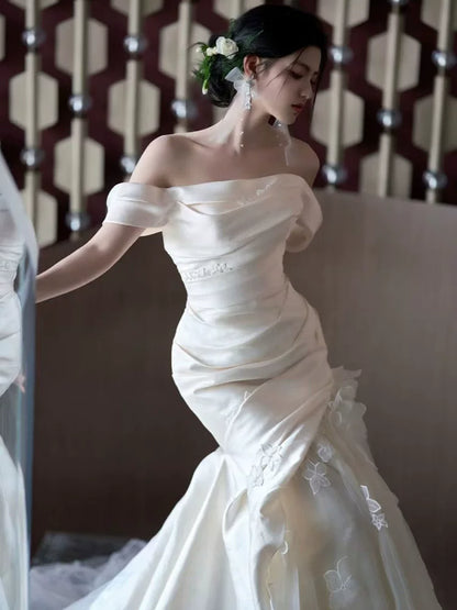 Retro Appliques Tulle Mermaid Wedding Dress Off-Shoulder Satin Bodice Bridal Dress AP6958