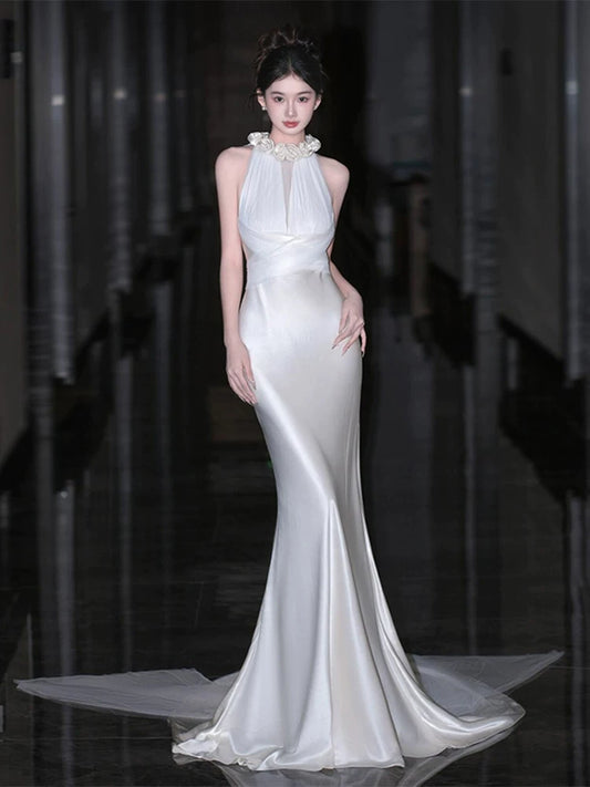Lustrous Halter Neck Wedding Dress Appliques Tulle Bodice Satin Mermaid Bridal Dresses AP6982