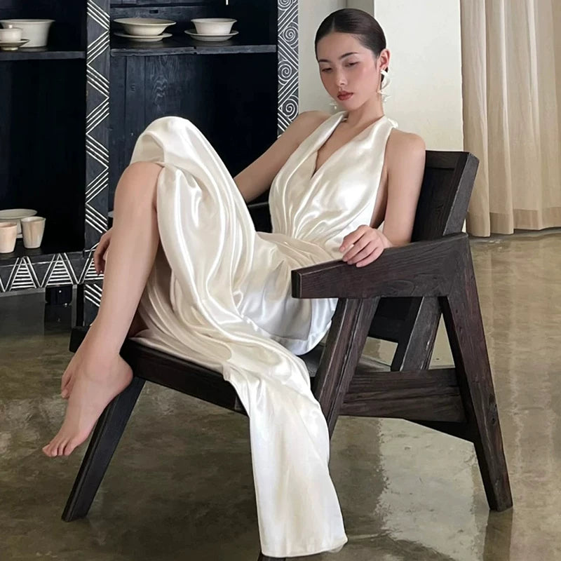 Novelty Backless Satin Wedding Dress Sheath Halter Neck Bridal Dress AP7009
