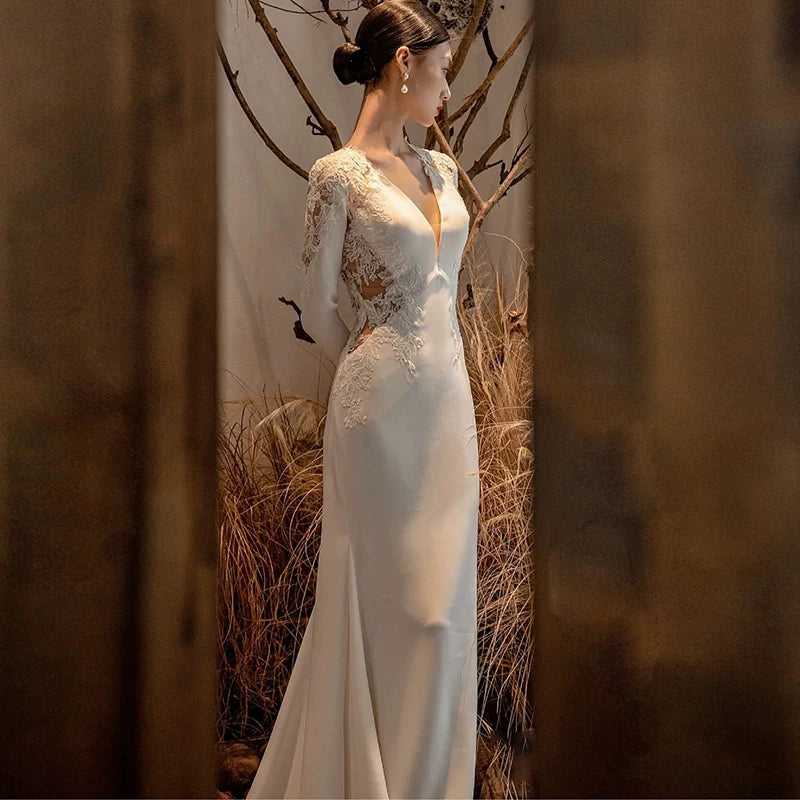 Unique V Neck Appliques Wedding Dress Long Sleeve Satin Mermaid Bridal Outfit AP7010