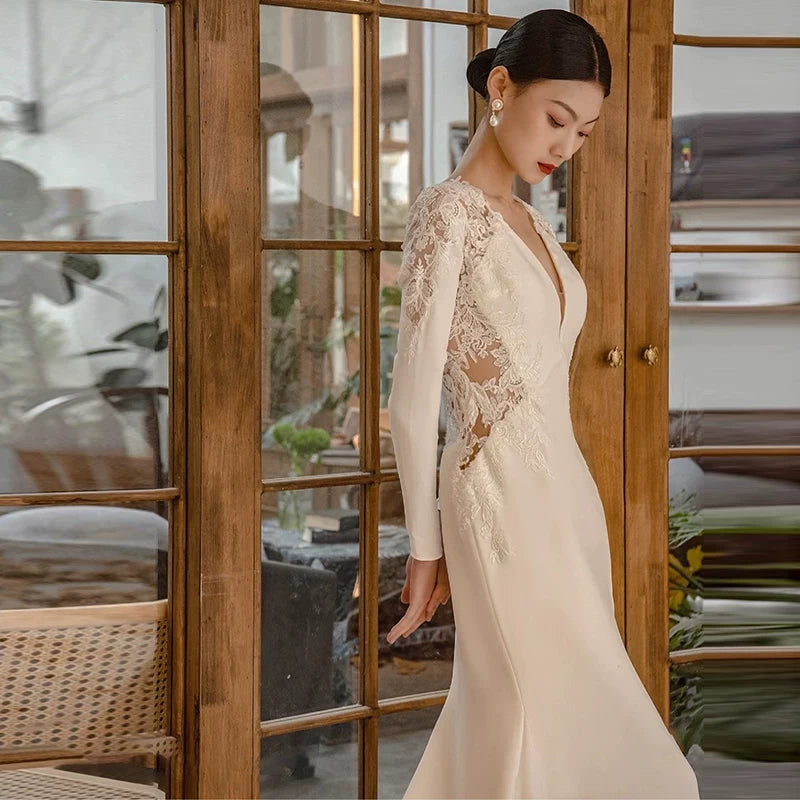 Unique V Neck Appliques Wedding Dress Long Sleeve Satin Mermaid Bridal Outfit AP7010