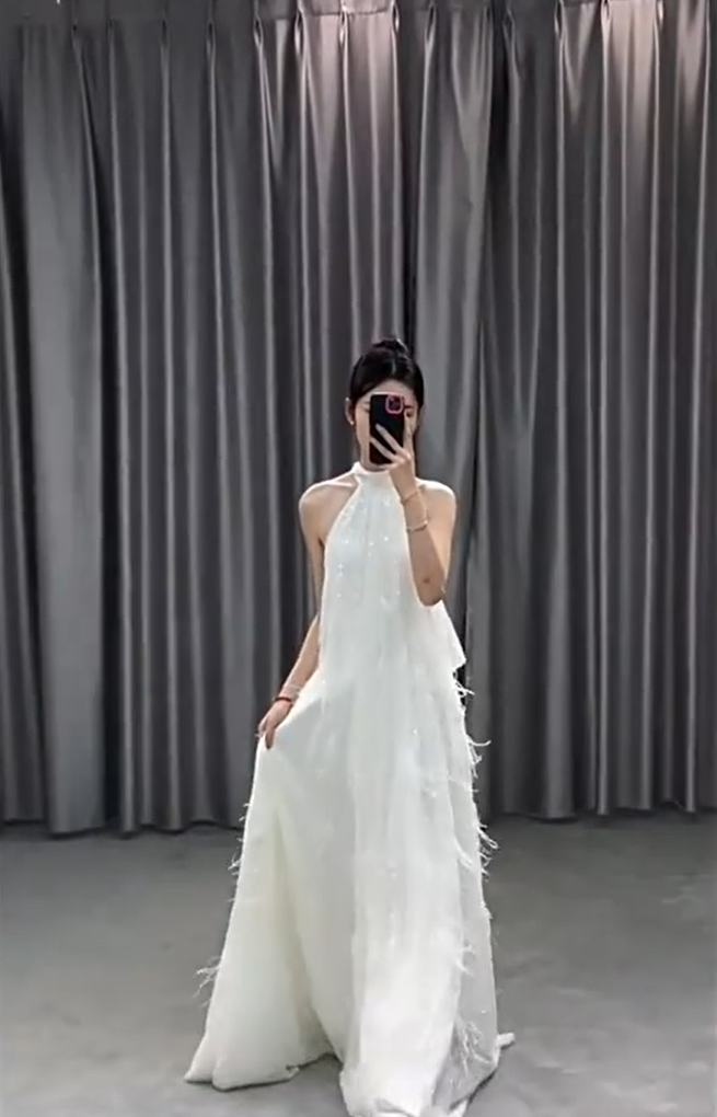 Minimalist Halter Neck A-Line Wedding Dress Feather Sequins Bridal Dress AP7013