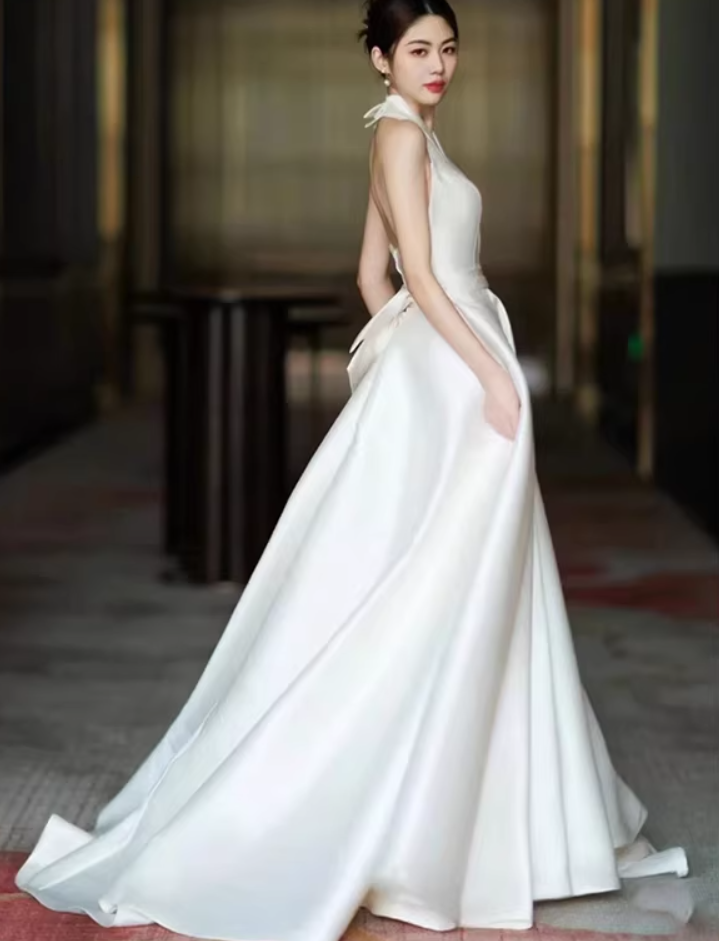 Simple Halter Neck A-Line Wedding Dress Backless Satin Bridal Dress AP7014
