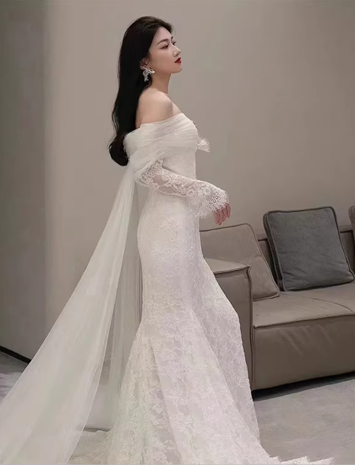 Fitted Long Sleeve Wedding Dress Off-Shoulder Lace Mermaid Bridal Outfit AP7019