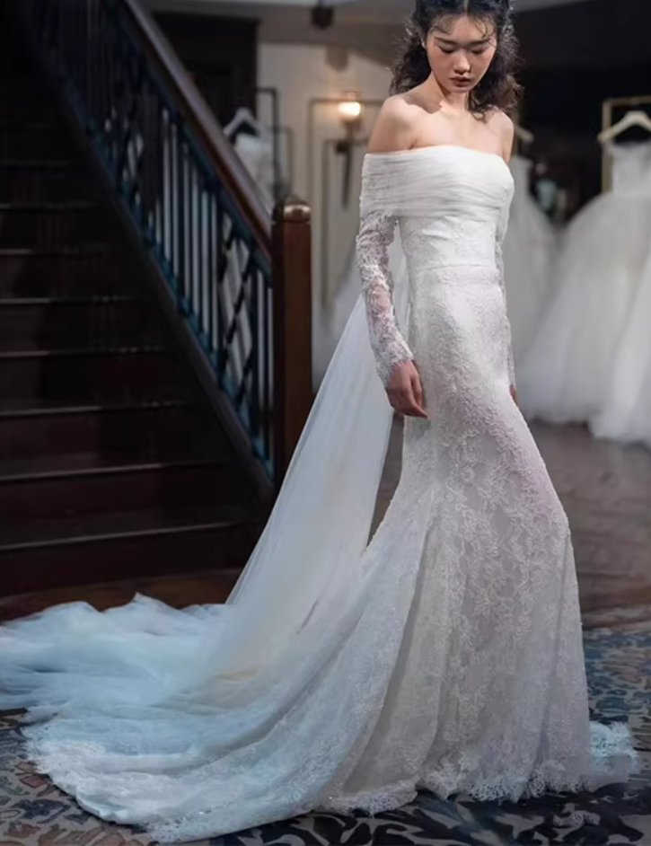Fitted Long Sleeve Wedding Dress Off-Shoulder Lace Mermaid Bridal Outfit AP7019