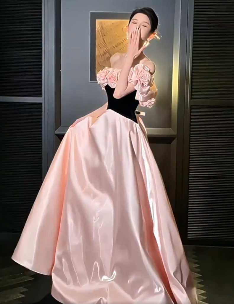Vogue Black & Pink Off-Shoulder Prom Dresses Beads Appliques A-Line Evening Gowns AP7026