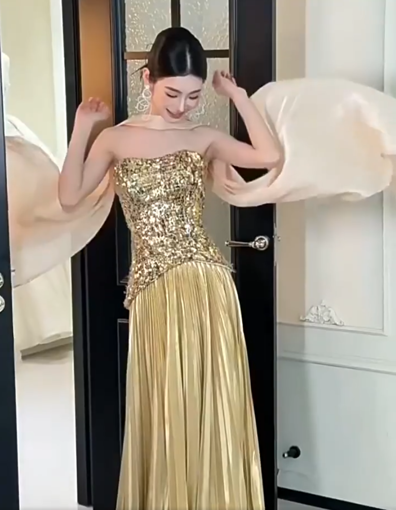 Retro Strapless A-Line Gold Prom Dress With Scarf Sequins Pleated Formal Dress AP7038