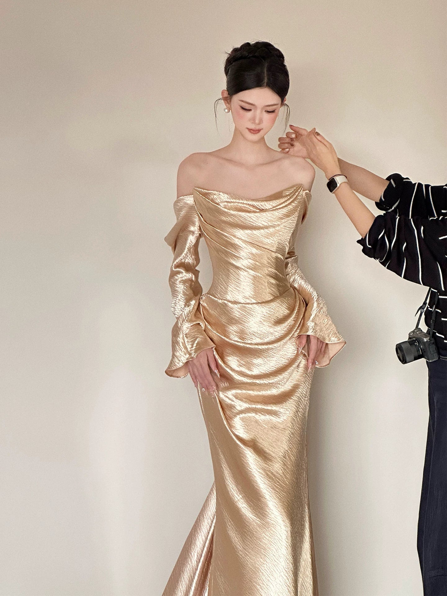 Ornate Off-Shoulder Gold Prom Dress Long Sleeve Satin Mermaid Formal Dress AP7073