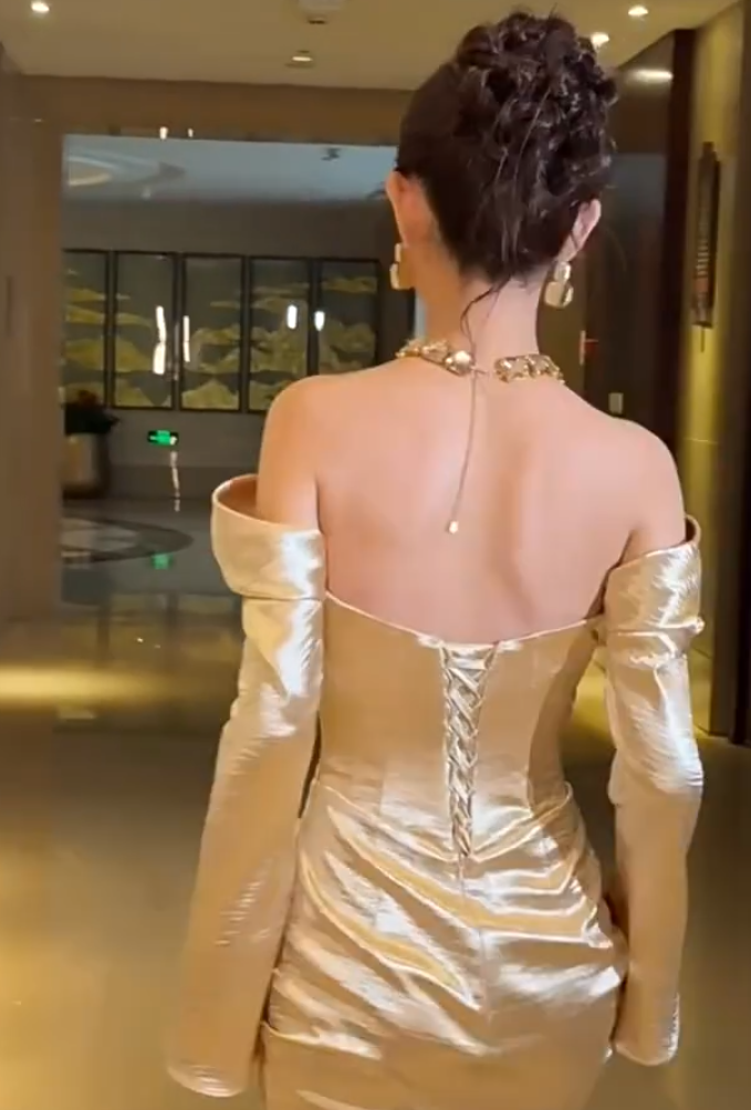 Ornate Off-Shoulder Gold Prom Dress Long Sleeve Satin Mermaid Formal Dress AP7073