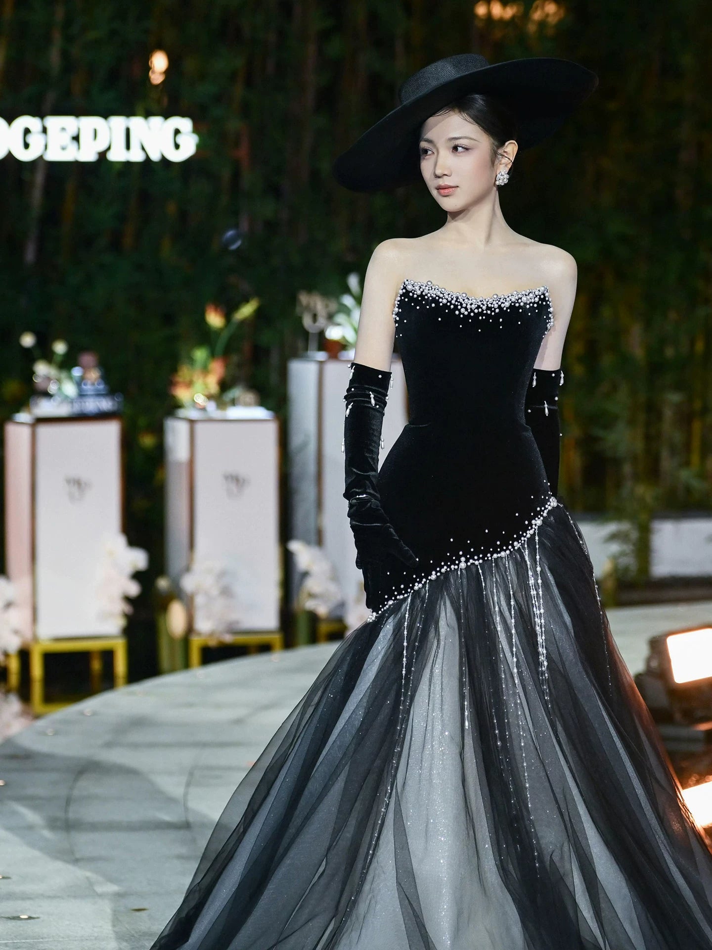 Luxurious Strapless Black Mermaid Prom Dress Beads Tulle Formal Dress AP7076