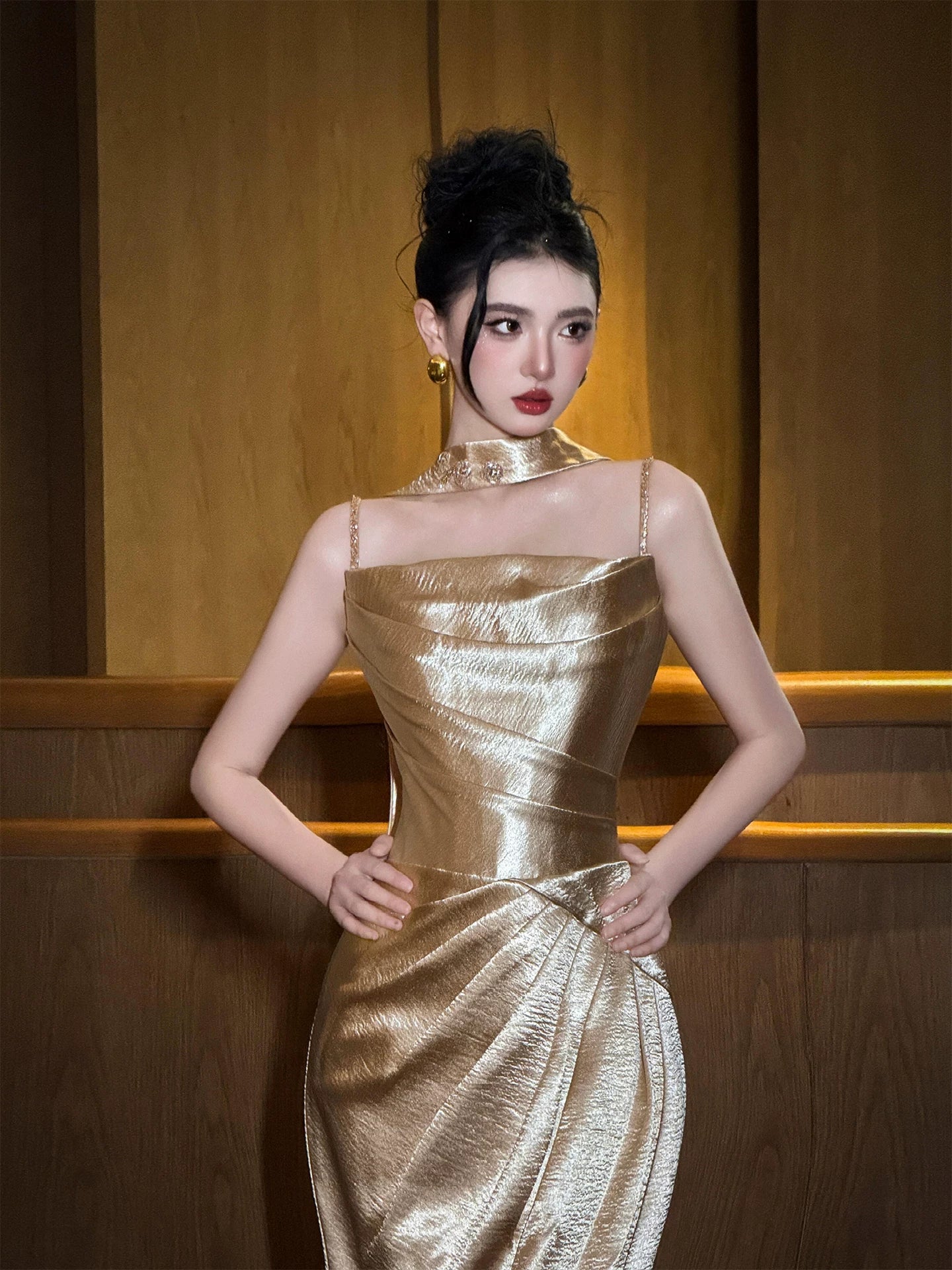 Fantastic Beads Spaghetti Strap Prom Dresses With Scarf Gold Satin Sheath Evening Outfit AP7083