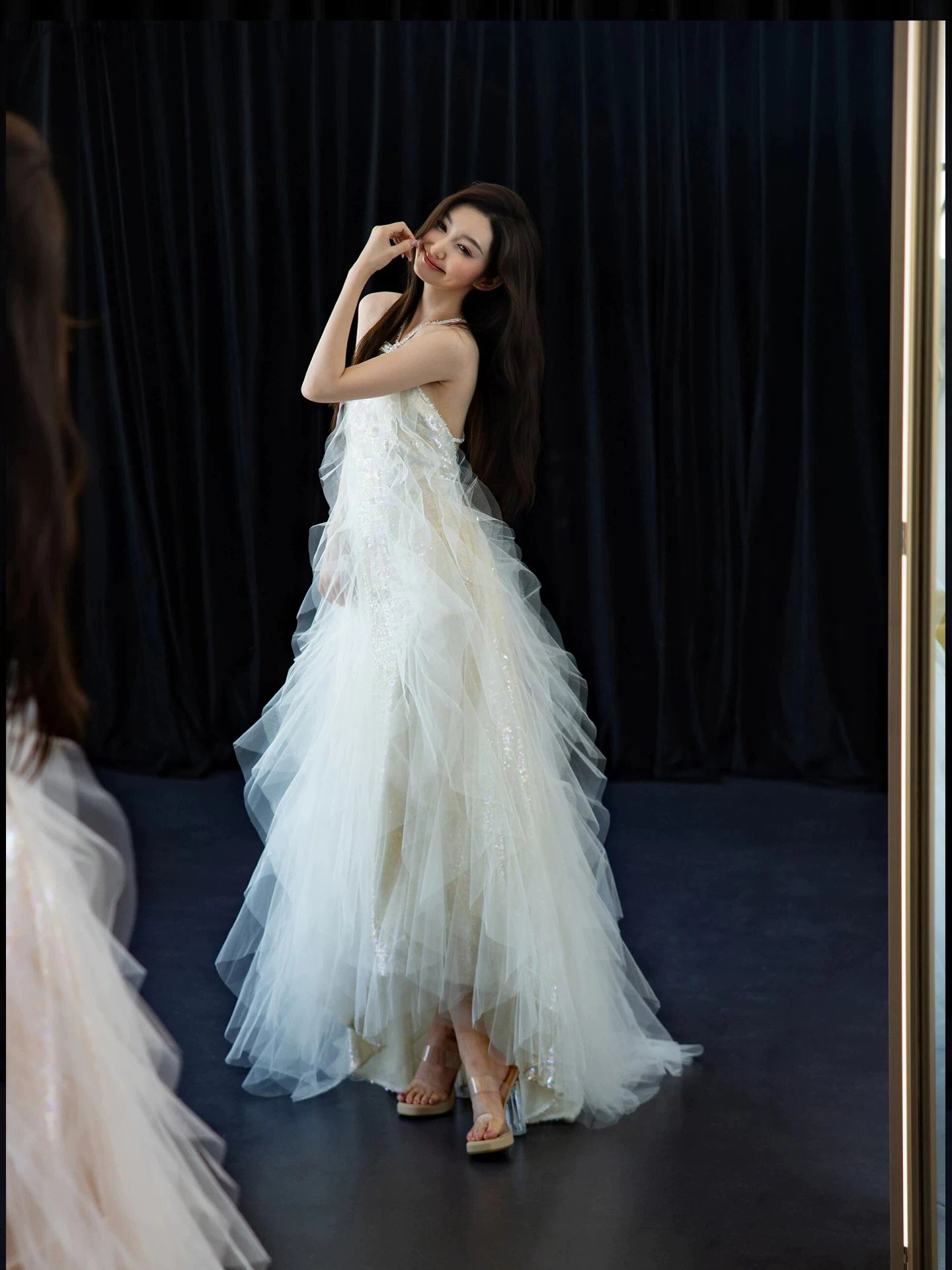 Stunning Halter Neck A-Line White Prom Dress Sequins Beading Tulle Evening Gowns AP7096