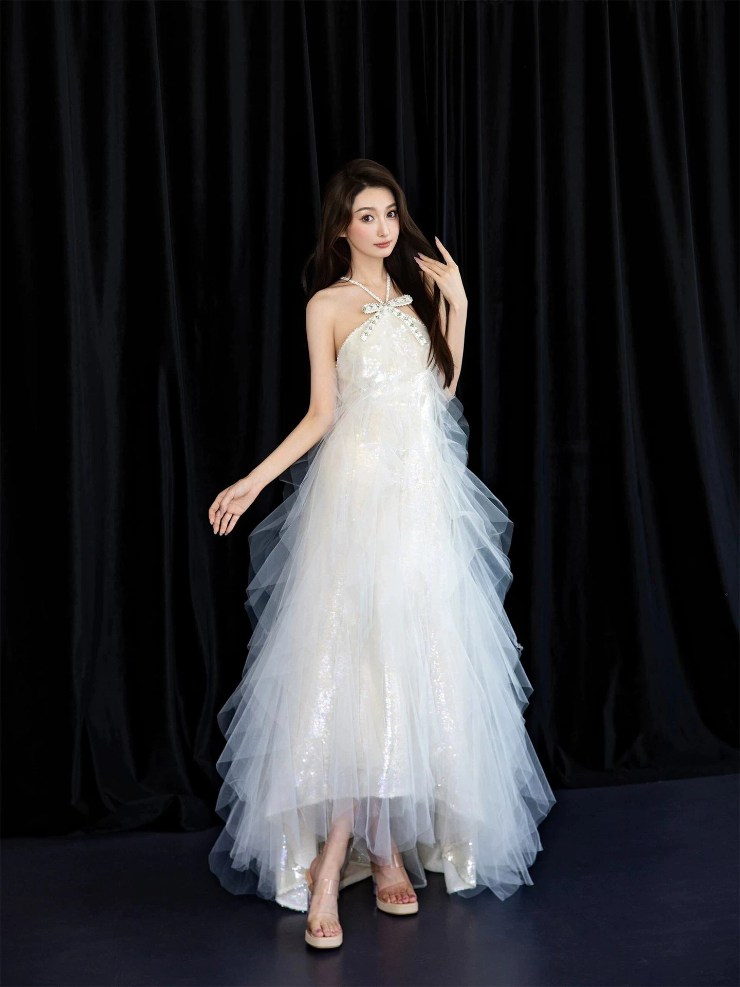 Stunning Halter Neck A-Line White Prom Dress Sequins Beading Tulle Evening Gowns AP7096