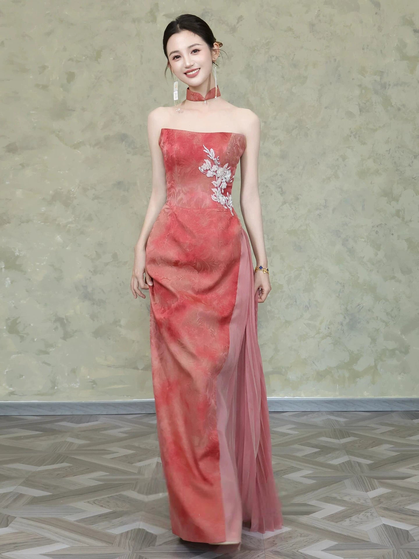 Fashionable Strapless Tulle Jacquard Prom Dress Appliques Sheath Evening Dress AP7100