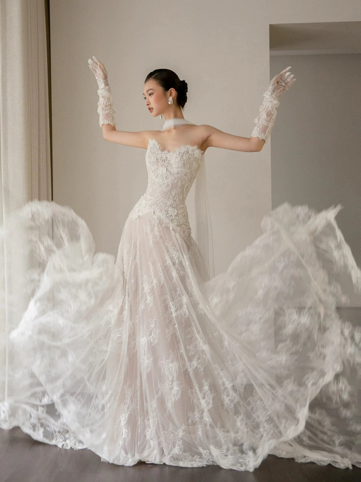 Minimalist Strapless A-Line Wedding Dress Lace Beads Bridal Outfit AP7112