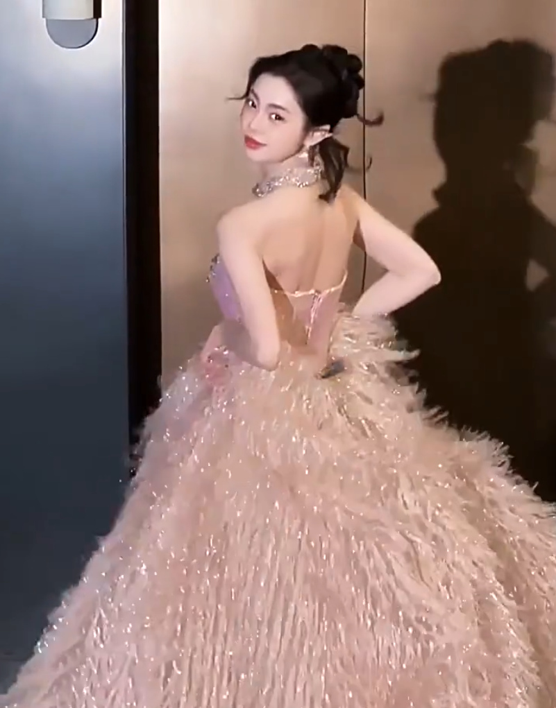 Pretty Strapless Beaded Bodice Prom Dress Pink Sequin Feather Ball Gown A-Line Formal Gowns AP7120