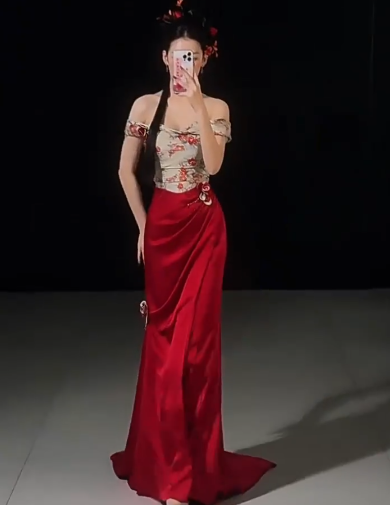 New Tendency Off-Shoulder Floral Bodice Slit Prom Dress Red Beading Appliques Evening Dress AP7128