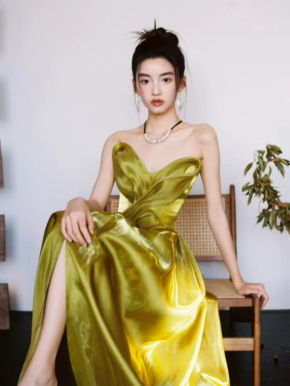 Refined Strapless Yellow Prom Dress Silt Ruffled Ball Gown Satin A-Line Evening Dresses AP7132