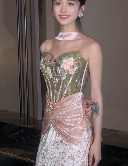Beautiful Spaghetti Strap Mermaid Prom Dress Beading Appliques Evening Dress AP7133