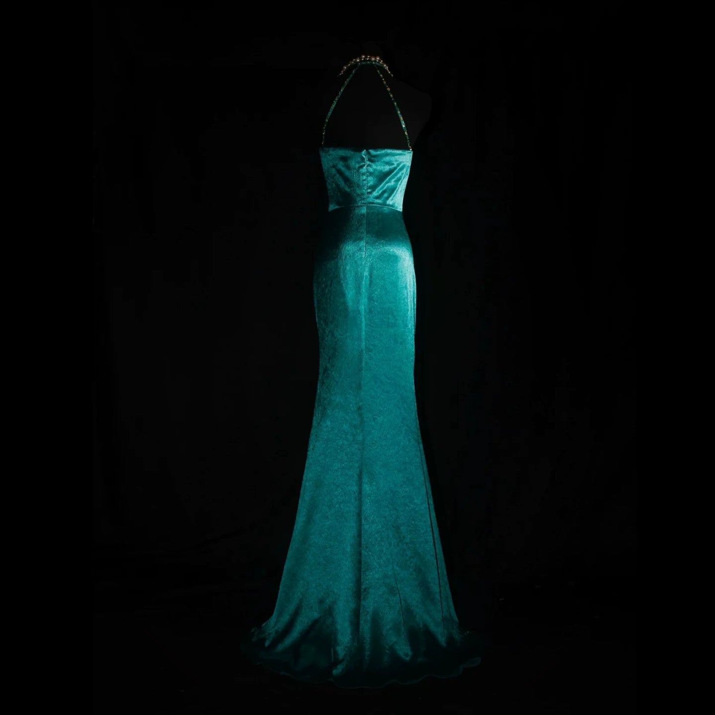 Luxury Halter Neck Pleated Green Prom Dress Sequins Mermaid Evening Dress AP7163