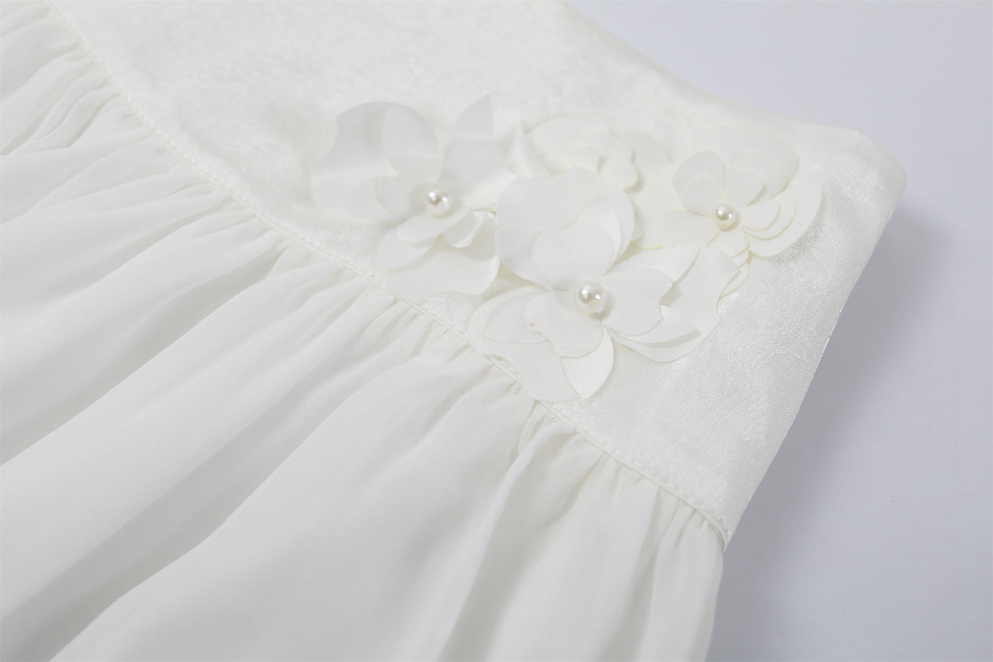 Adorable Chiffon Floral Applique A-Line Maxi Dresses Coastal Grandmother White Two-Piece Strapless Ruched Top Long Dress AP7189