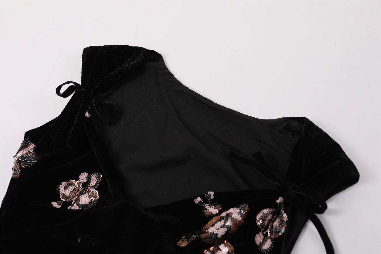 Flattering Sequin Floral Print A-Line Maxi Skirt Elegant Black Velvet V Neck Ruched Waist Long Dress AP7193