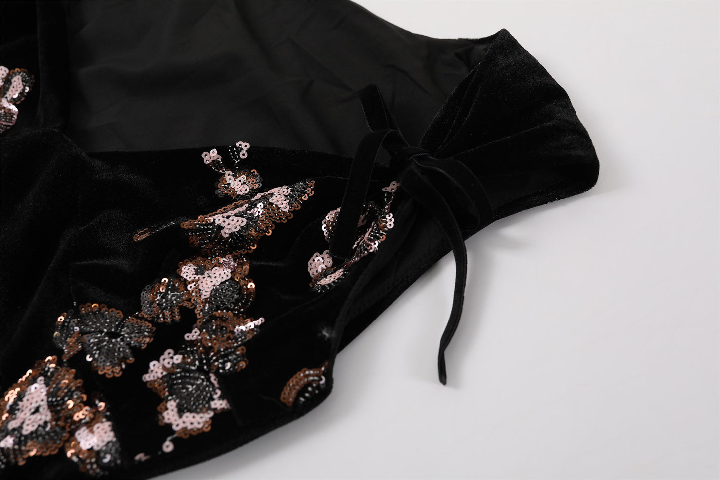 Flattering Sequin Floral Print A-Line Maxi Skirt Elegant Black Velvet V Neck Ruched Waist Long Dress AP7193