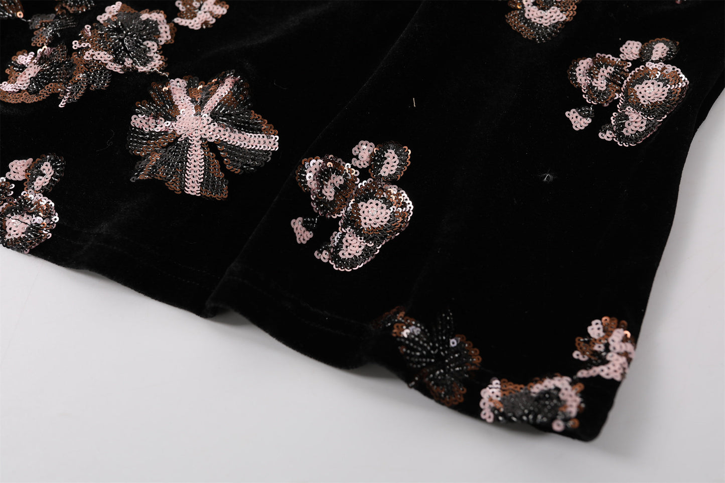 Flattering Sequin Floral Print A-Line Maxi Skirt Elegant Black Velvet V Neck Ruched Waist Long Dress AP7193