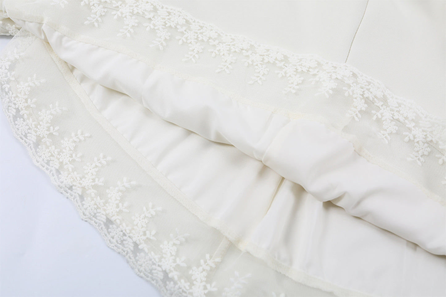Fancy Puff Sleeves Lace Ruffle Maxi Dress Cottage core Aesthetic White Mermaid for Tea Parties Long Dress AP7202