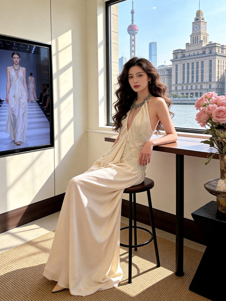 Cozy Halter Neck A-Line Prom Dress Ivory Appliques Evening Outfit AP7233