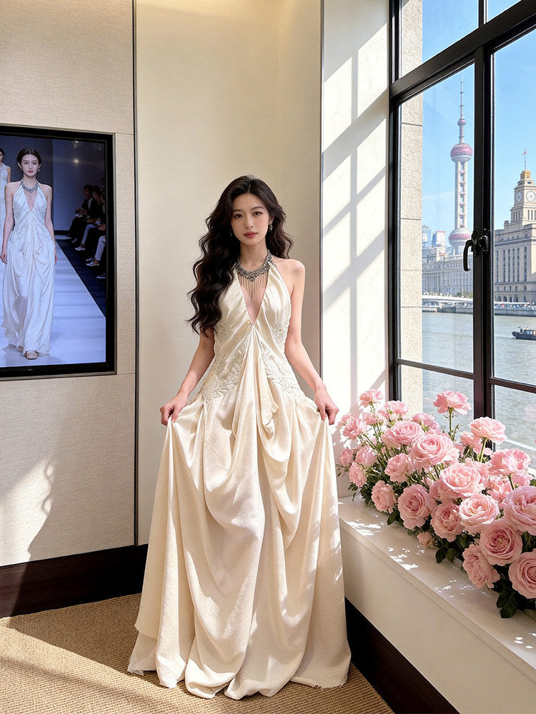 Cozy Halter Neck A-Line Prom Dress Ivory Appliques Evening Outfit AP7233