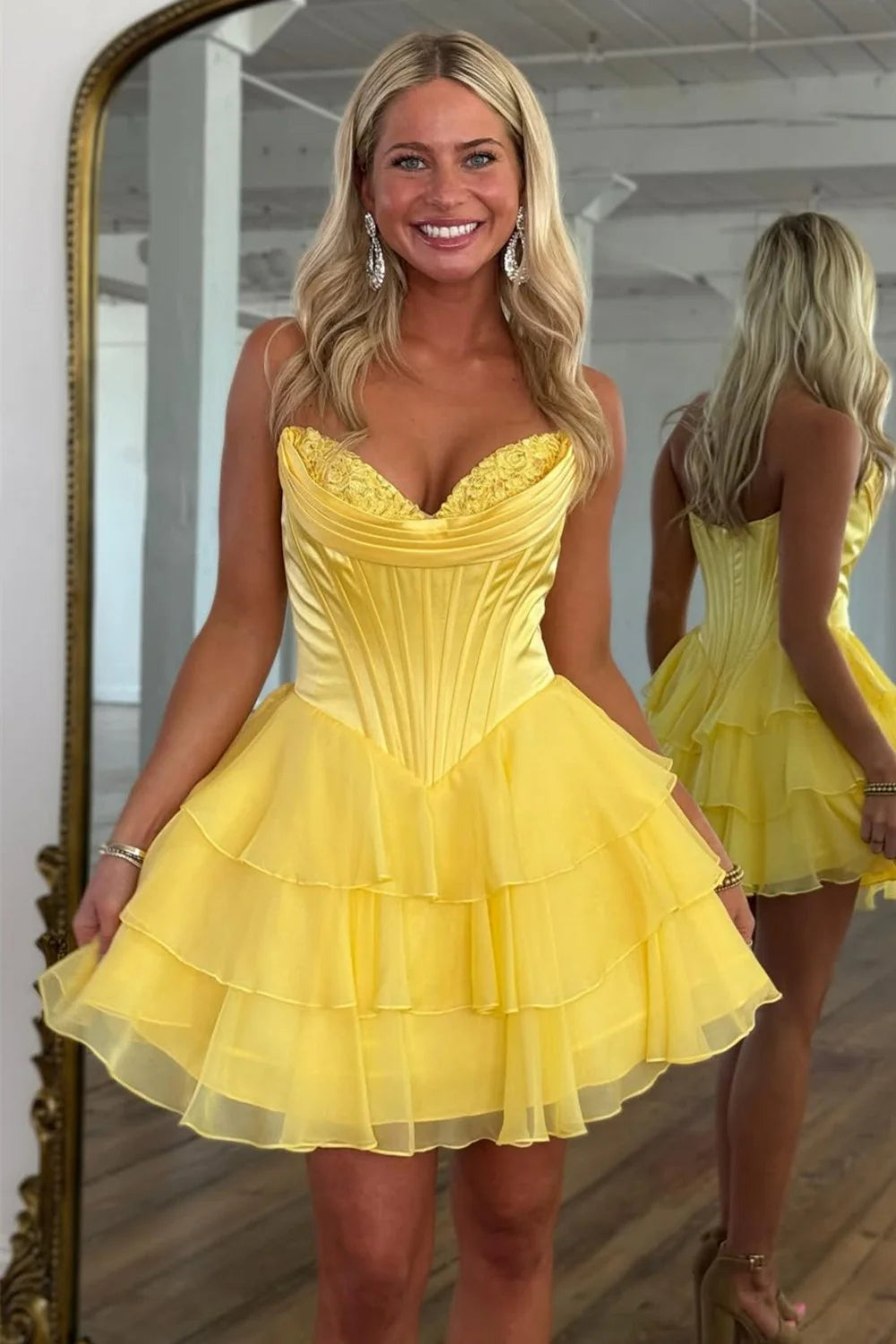 Elegant A-Line Sweetheart Short Tiered Chiffon Skirt Homecoming Dress AS079