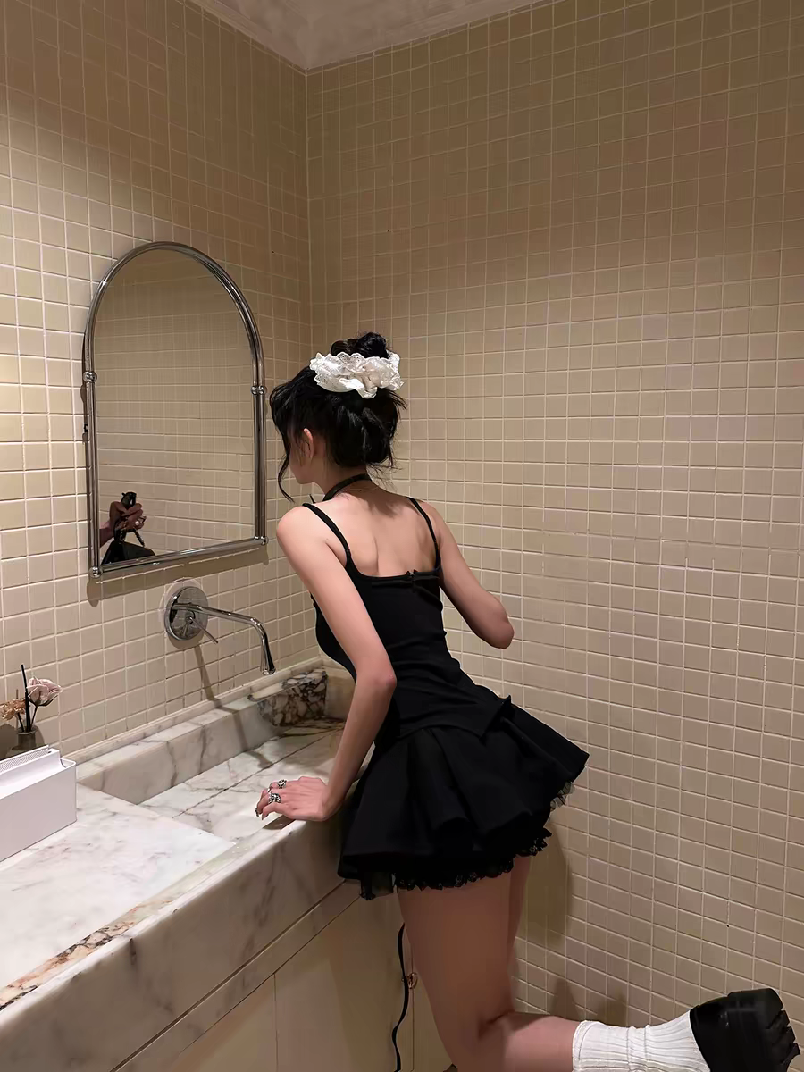 Sleek Black Spaghetti Strap Square Neck Multi-Layer Sheer Tulle Ruffle A Line Homecoming Dress AS1053