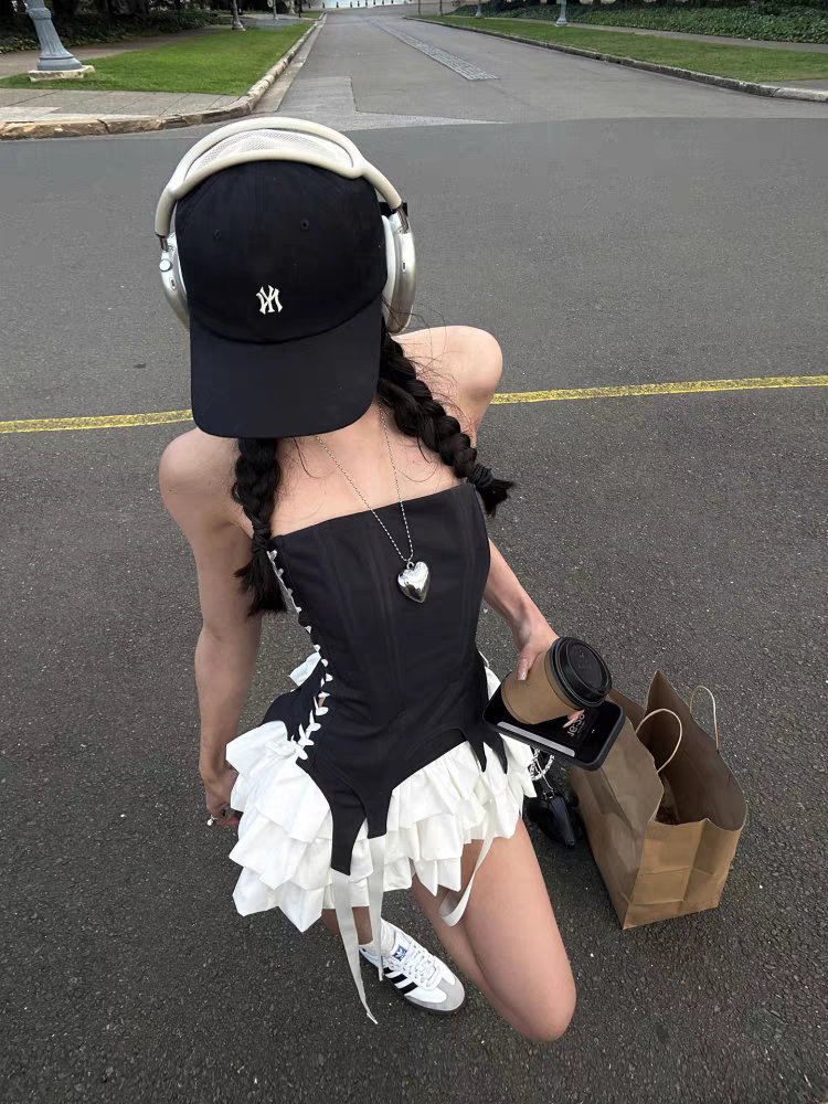 Cool Black White Contrast Strapless Side White Lace-Up Corset Multi-Tier Ruffle Long Hanging Ribbon A Line Mini Homecoming Dress AS1055