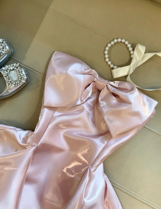 Sweet Light Pink Strapless Giant Front Bow A Line Voluminous Flared Skirt Gloss Satin Short Homecoming Dress AS1084