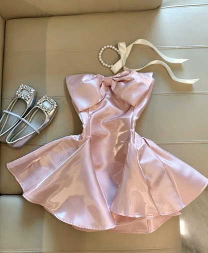 Sweet Light Pink Strapless Giant Front Bow A Line Voluminous Flared Skirt Gloss Satin Short Homecoming Dress AS1084