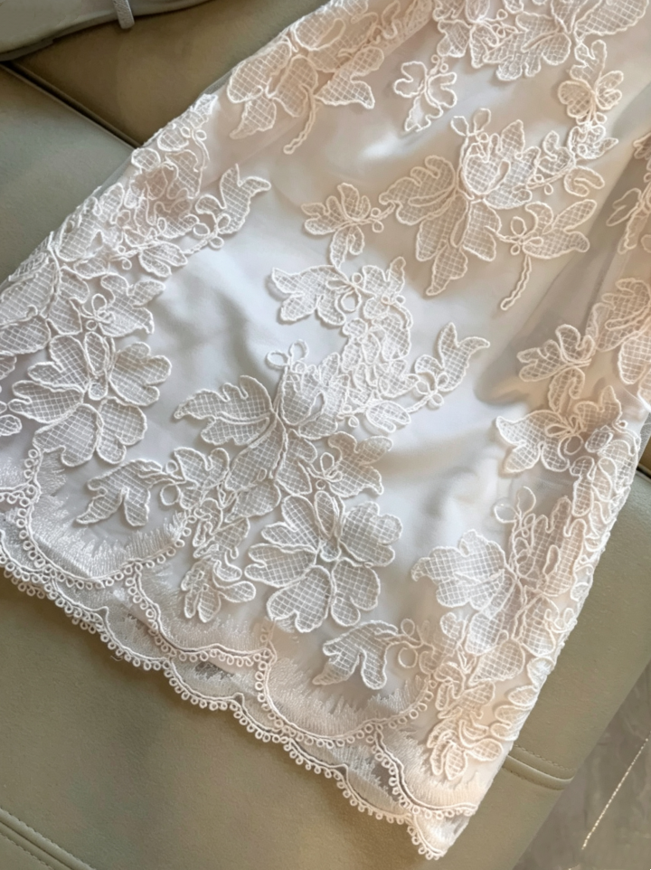 Romantic Ivory Spaghetti Strap V-Neck Lace Floral Appliqué Bodycon Short Homecoming Dress AS1097