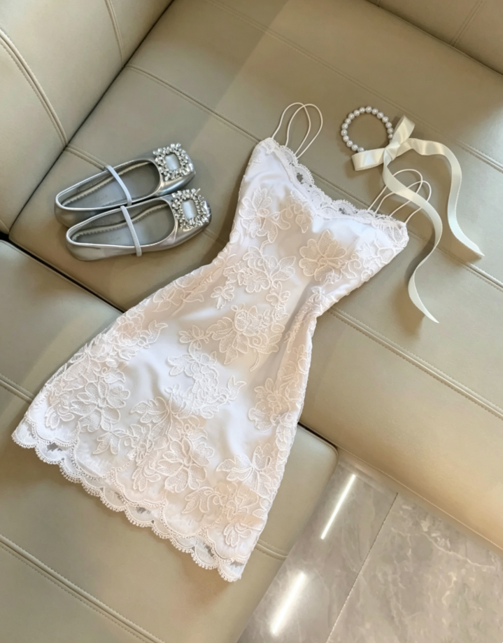 Romantic Ivory Spaghetti Strap V-Neck Lace Floral Appliqué Bodycon Short Homecoming Dress AS1097