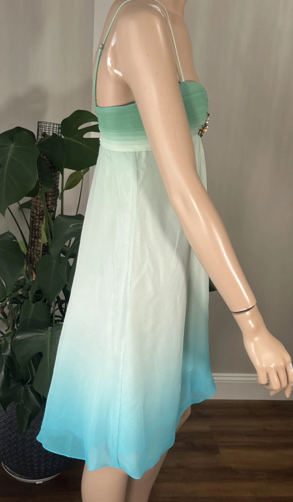 Chic Mint Gradient Spaghetti Straps Chiffon A Line Short Homecoming Dress With Rhinestone Floral Brooch AS1161