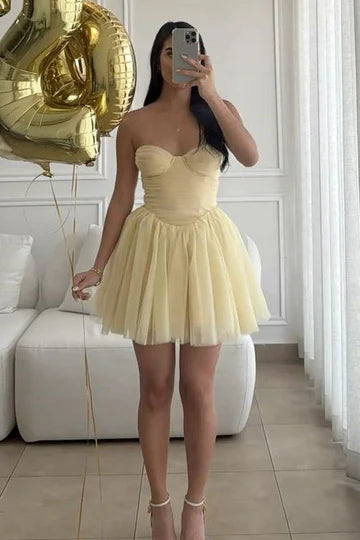 Gorgeous Yellow Strapless Sweetheart Neck Pleated A-Line Tulle Short Homecoming Dress AS1219