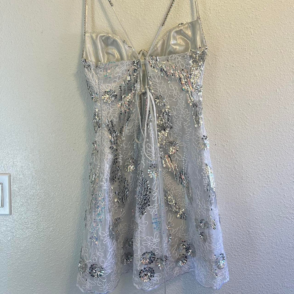 Gorgeous Silver Spaghetti Straps Sequin Rhinestone Trim Sweetheart Cutout Floral Lace Sheath Mini Homecoming Dress AS1290
