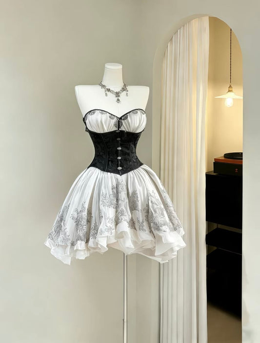 Chic White Strapless Sweetheart Neck Floral Lace Black Bust Floral Print Skirt A Line Short Homecoming Dress AS1444
