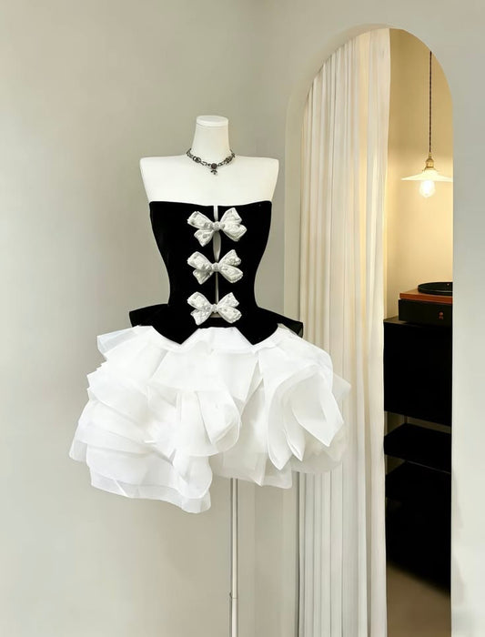Glam Black Strapless Keyhole Front Bow Voluminous Layered White Tulle A Line Short Homecoming Dress AS1446