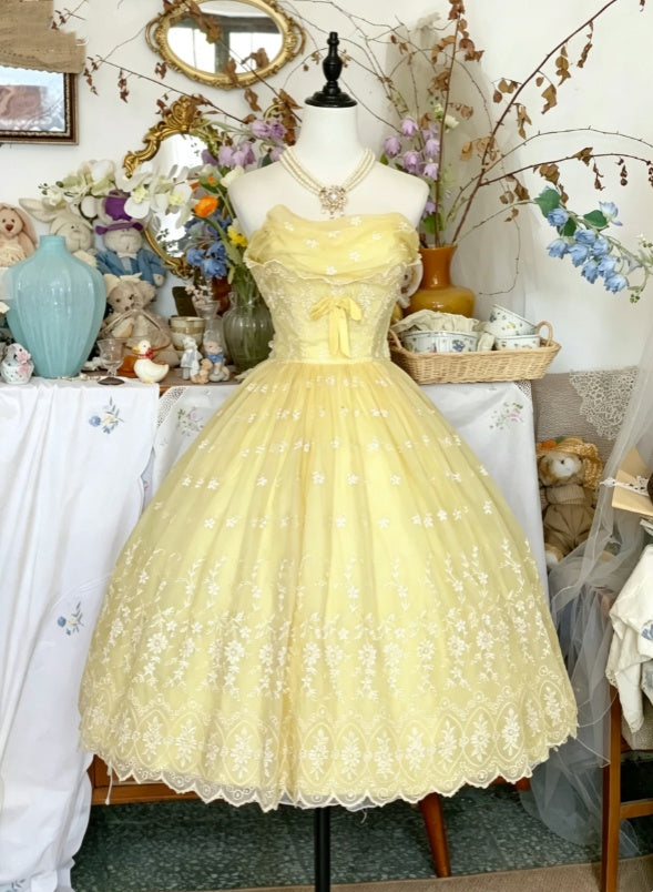 Romantic Yellow Strapless Ruffled Neck Front Bow White Floral Appliques A Line Midi Homecoming Dress AS1478