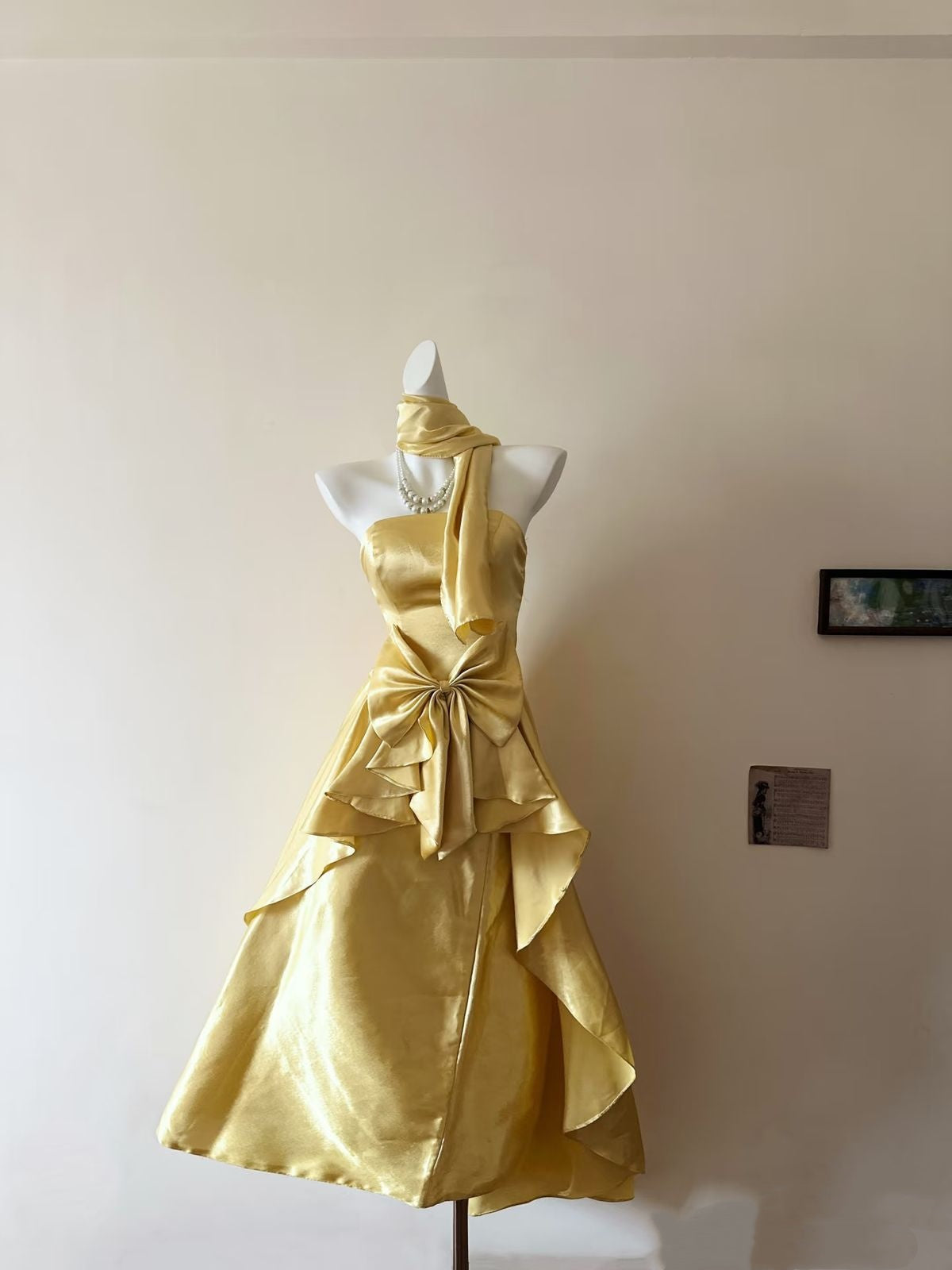 Luxurious Golden Satin Strapless Waist Big Bow A Line Midi Homecoming Dress With Matching Neck Scarf AS1572