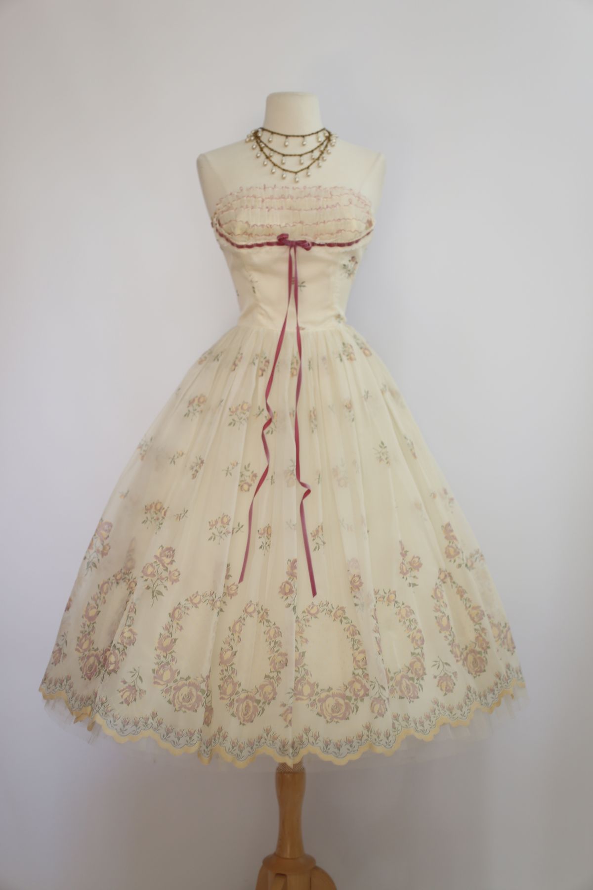 Vintage Ivory Strapless Red Satin Ribbon Front Detail A Line Sheer Tulle Midi Homecoming Dress AS1586